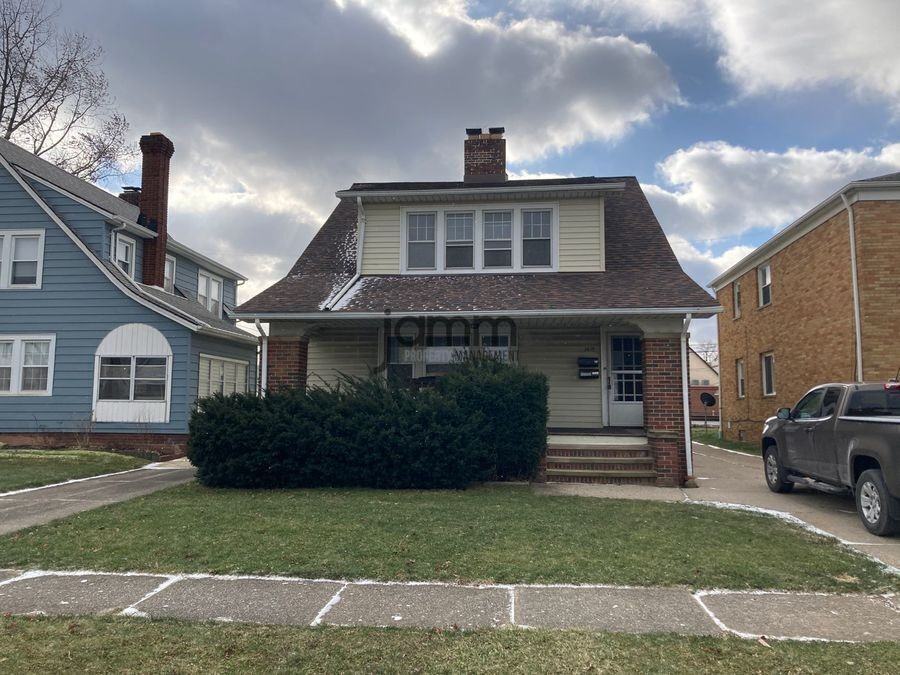 3435 Brookview Blvd Lowr - Photo 2 of 16