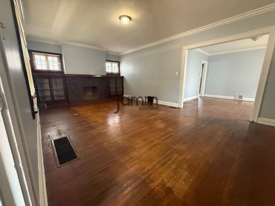 10232 Almira Ave - Photo 3 of 15