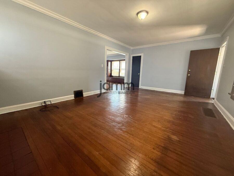 10232 Almira Ave - Photo 5 of 15