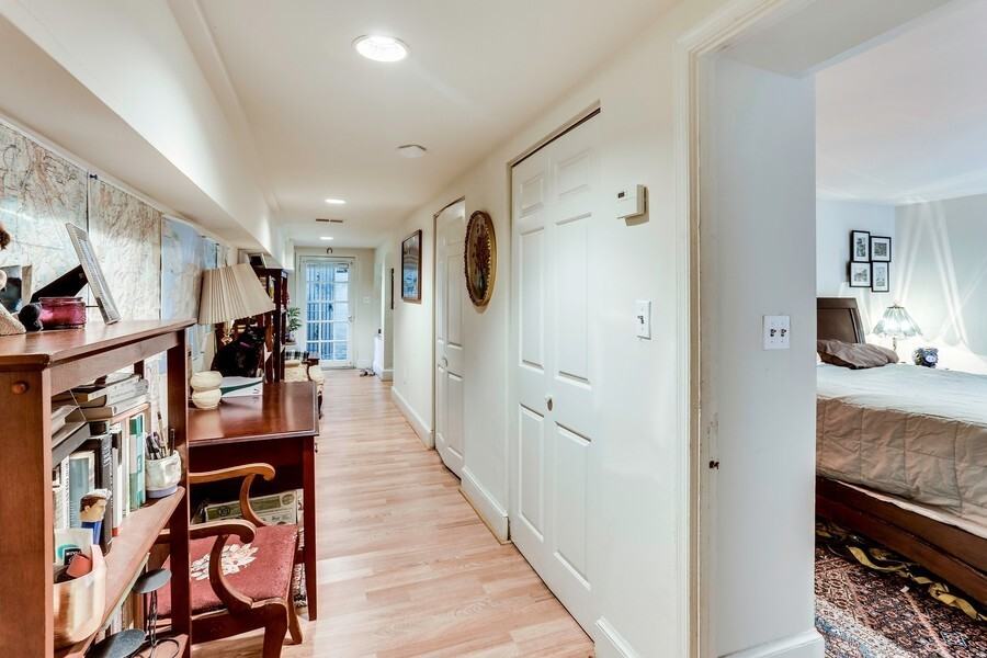 1726 Willard St Nw #B - Photo 3 of 22