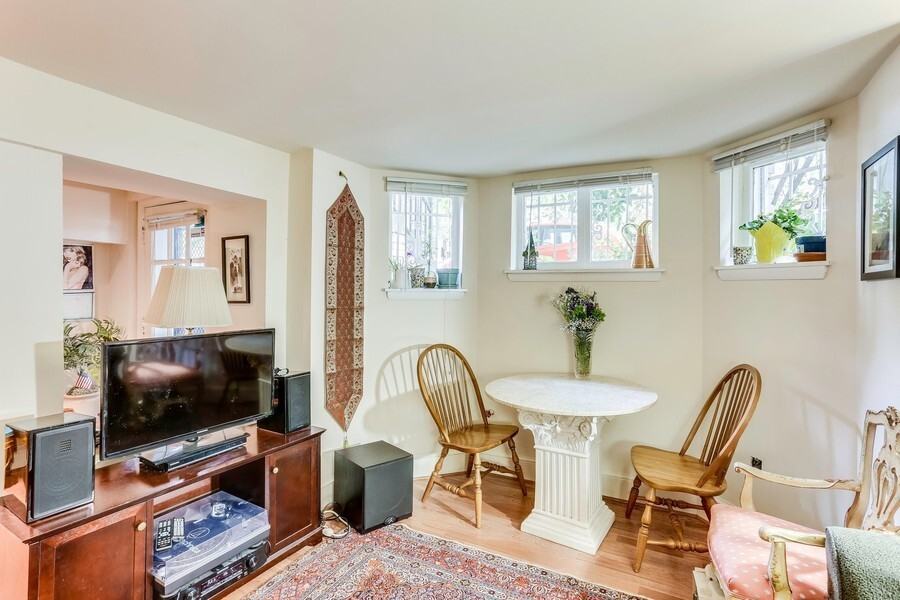 1726 Willard St Nw #B - Photo 4 of 22
