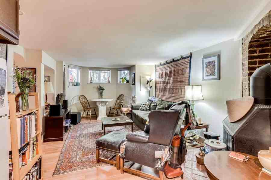 1726 Willard St Nw #B - Photo 7 of 22