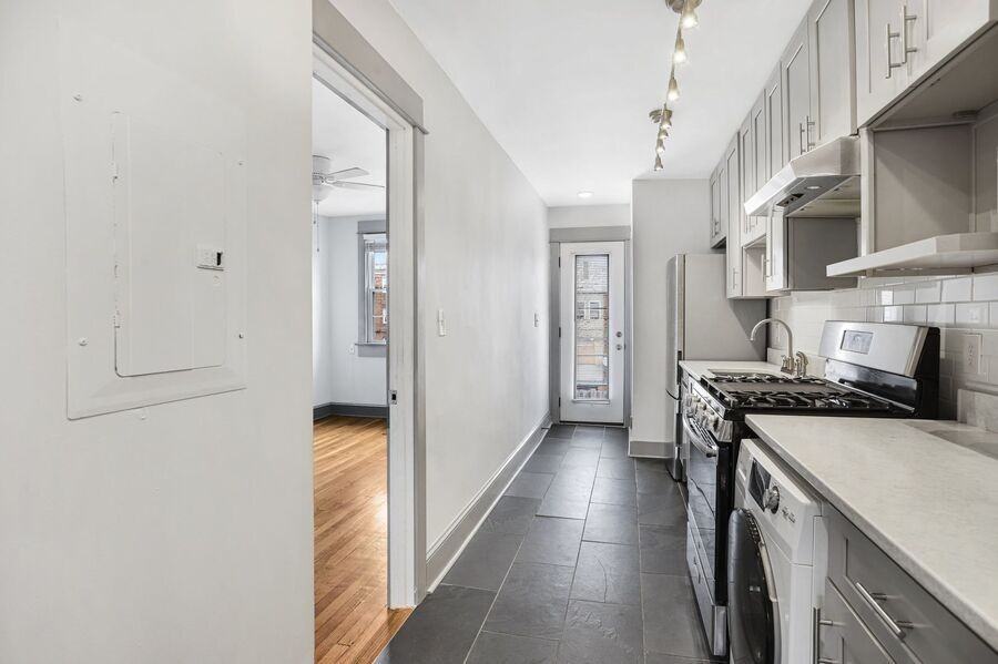 855 19th St Ne #3 - Photo 2 of 21