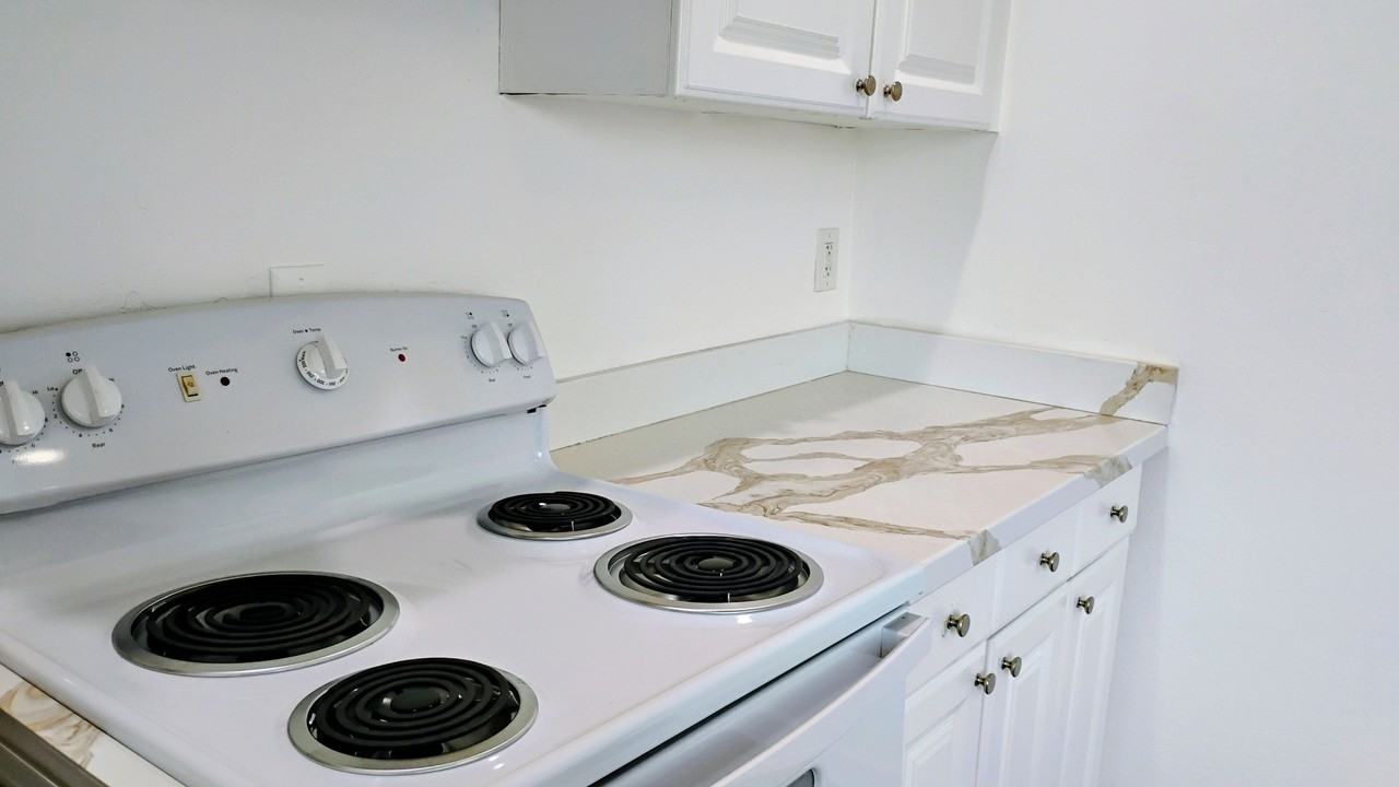 1146 W Apache St #2 - Photo 2 of 7