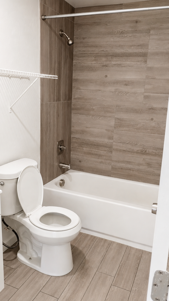 1146 W Apache St #2 - Photo 3 of 7