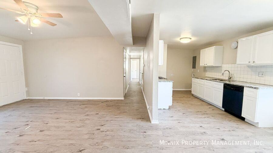 2710 68th St - Photo 3 of 16