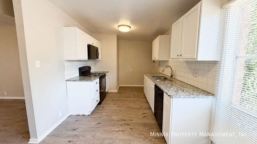 2710 68th St - Photo 4 of 16