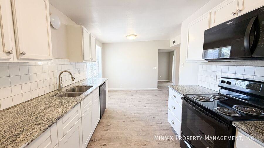 2710 68th St - Photo 5 of 16