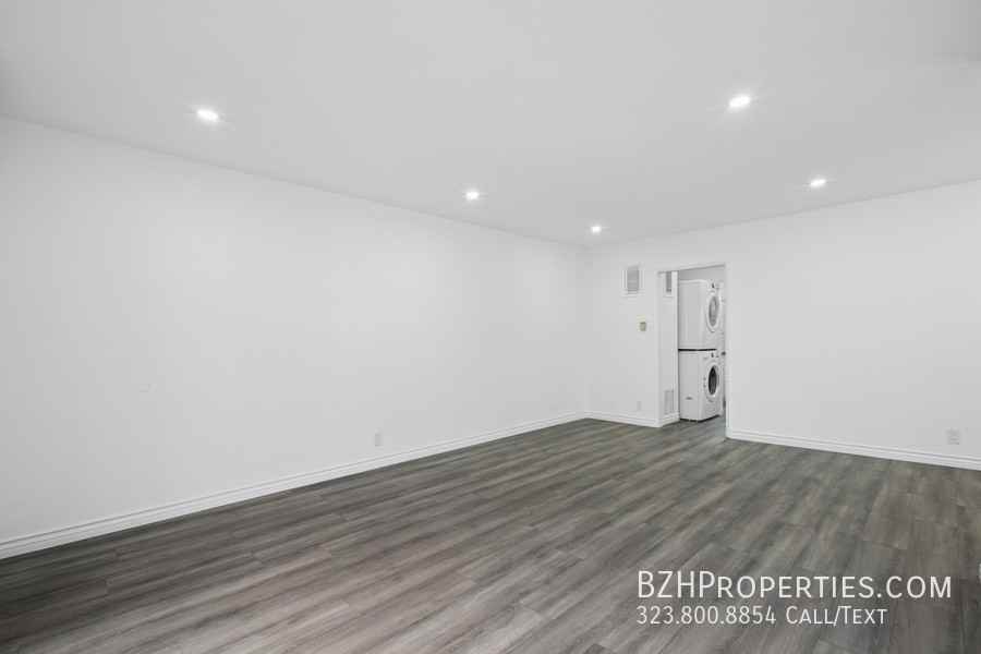 807 N Alfred St #2 - Photo 3 of 15