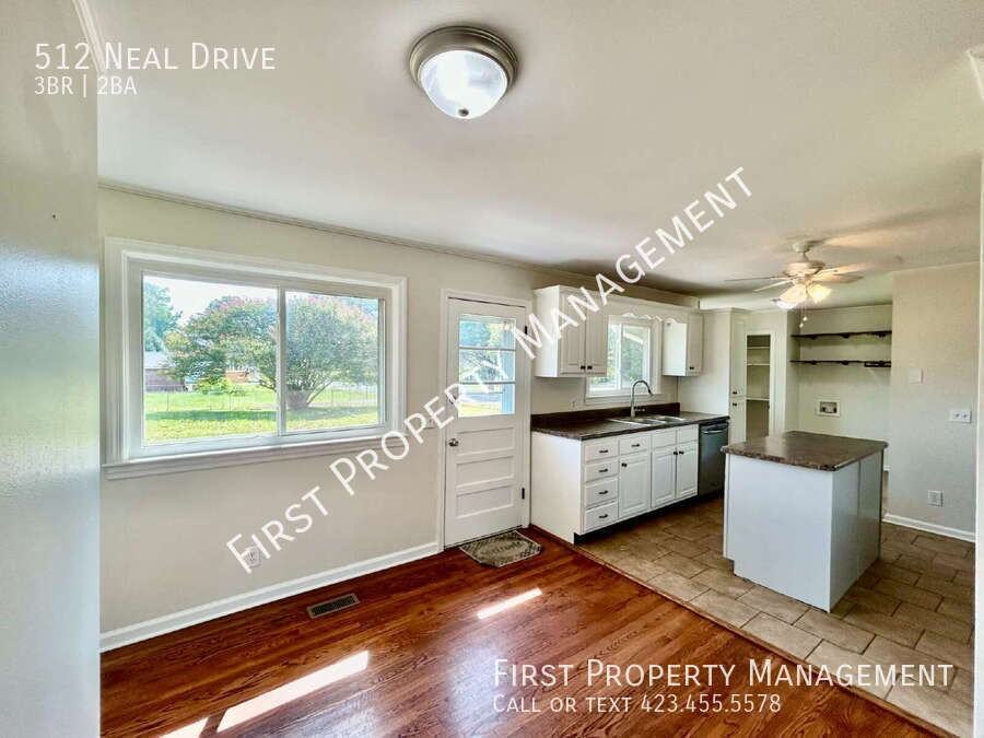 512 Neal Dr - Photo 5 of 23