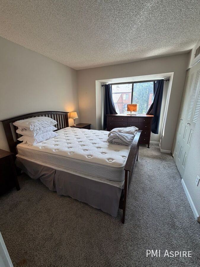 445 Wright St #213 - Photo 4 of 6