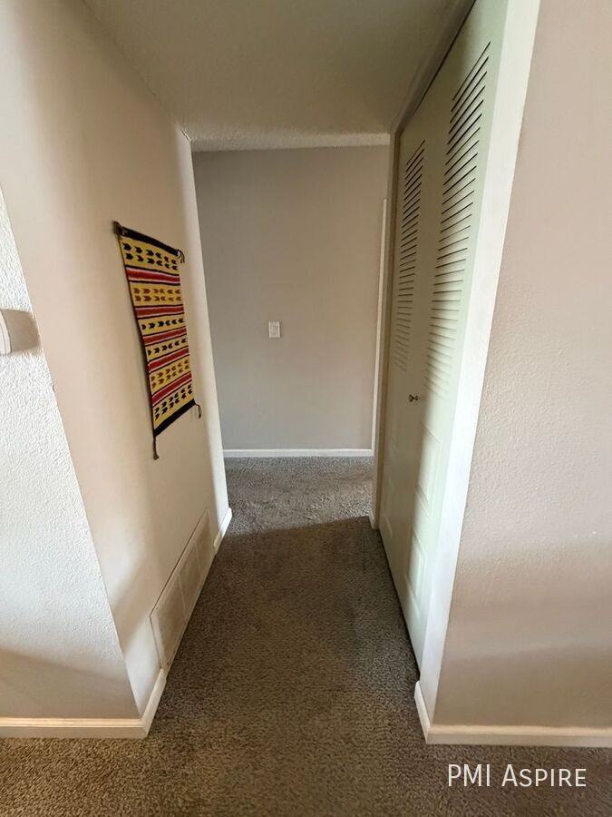 445 Wright St #213 - Photo 5 of 6