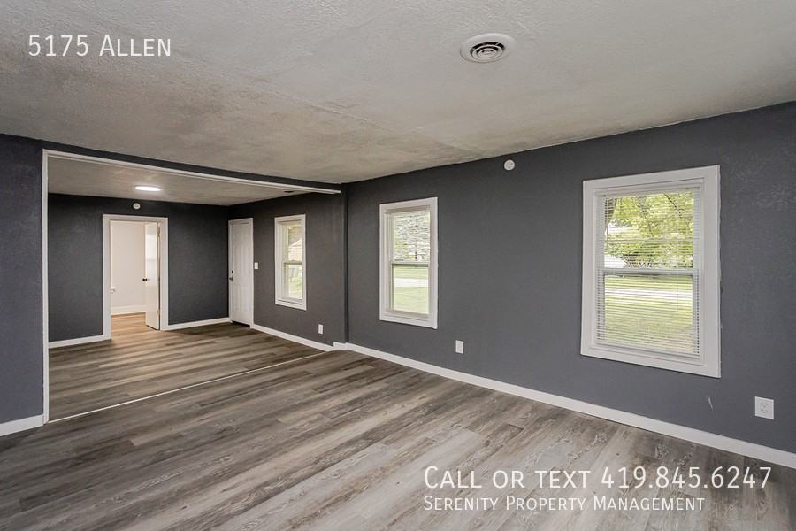 5175 Allen St - Photo 2 of 18