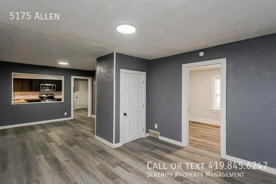 5175 Allen St - Photo 3 of 18