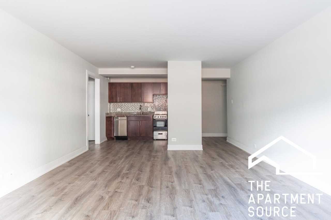 445 W Wellington Ave #02C