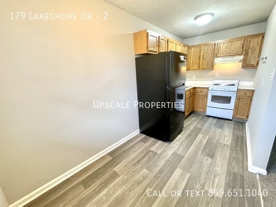 179 Lakeshore Dr #2 - Photo 3 of 7
