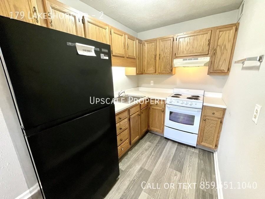 179 Lakeshore Dr #2 - Photo 4 of 7