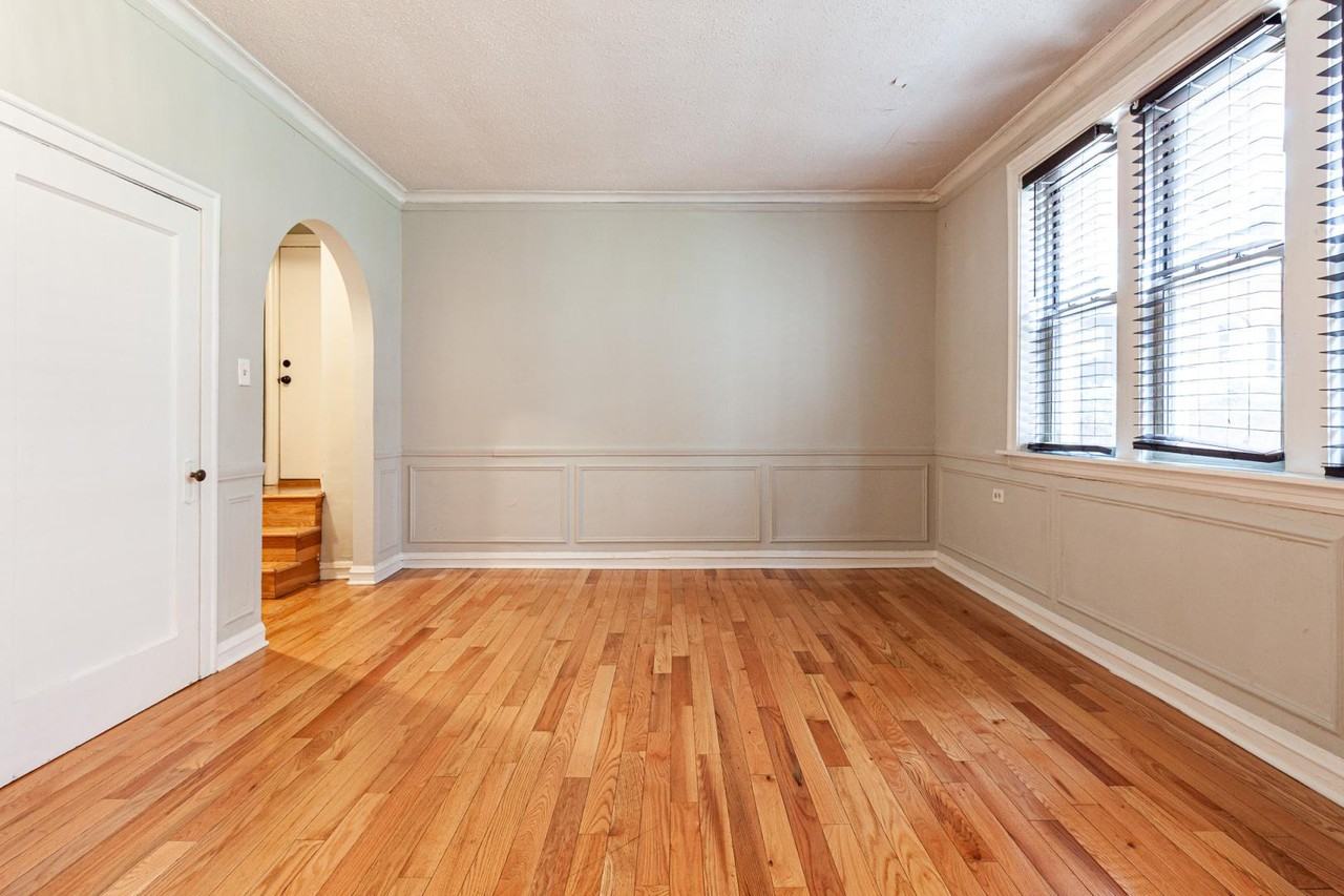 546 W Surf St #GDN - Photo 3 of 10