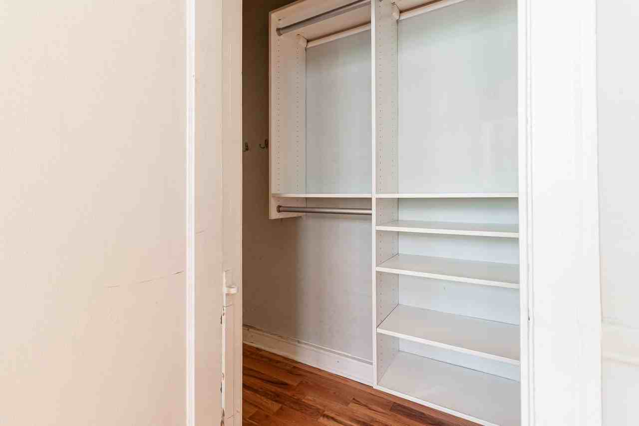 546 W Surf St #GDN - Photo 7 of 10