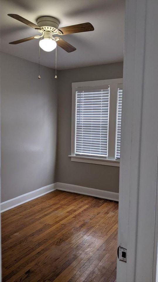2507 N Lotus Ave #1R - Photo 3 of 8
