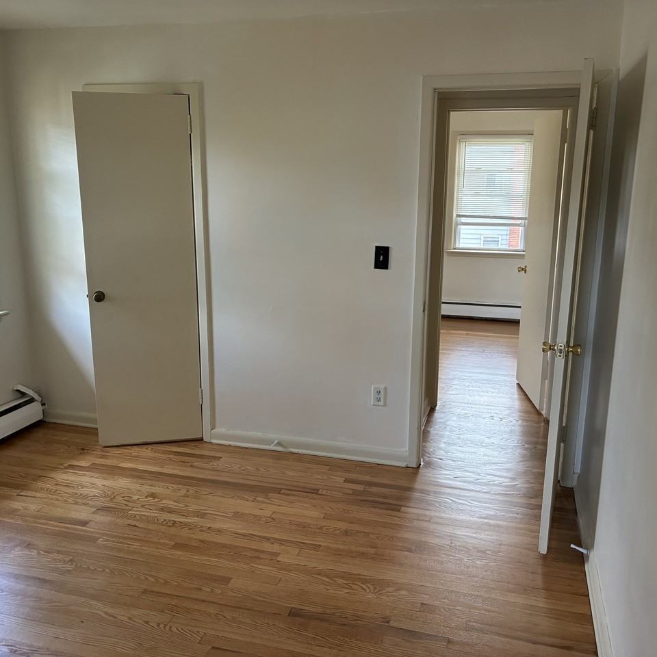 700 Roselle St #2ndFL - Photo 2 of 8