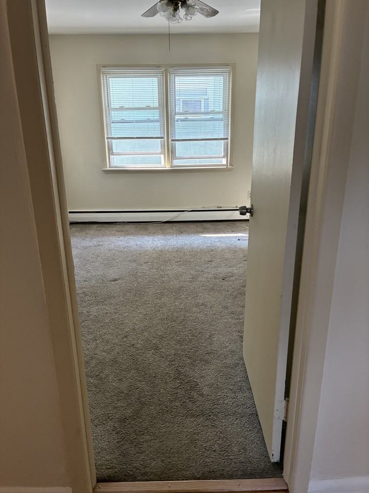 700 Roselle St #2ndFL - Photo 4 of 8