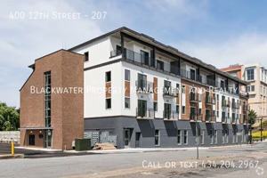 featured image of 400 12th St #207