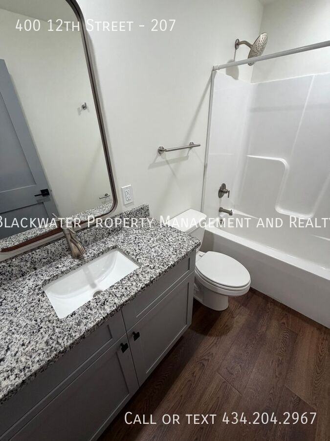 400 12th St #207 - Photo 5 of 15