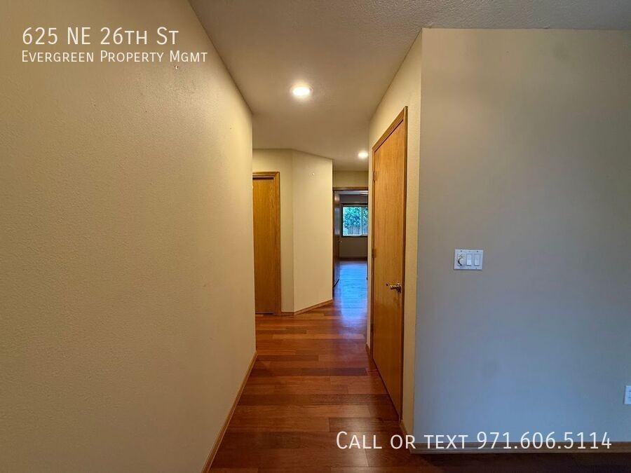 625 Ne 26th St - Photo 4 of 40