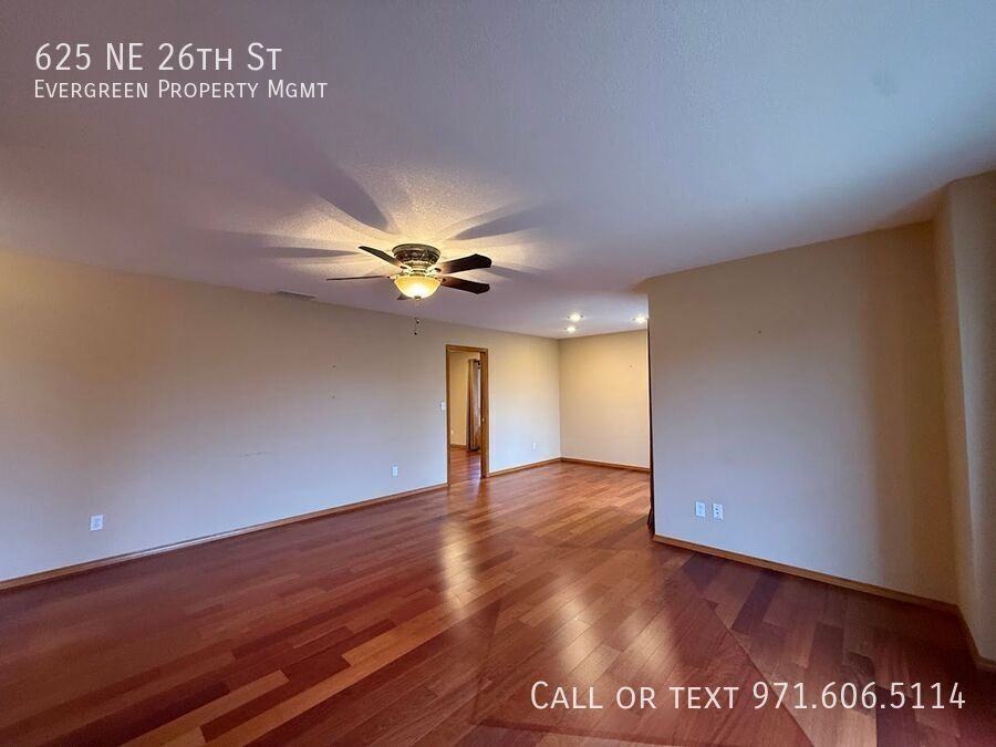 625 Ne 26th St - Photo 6 of 40