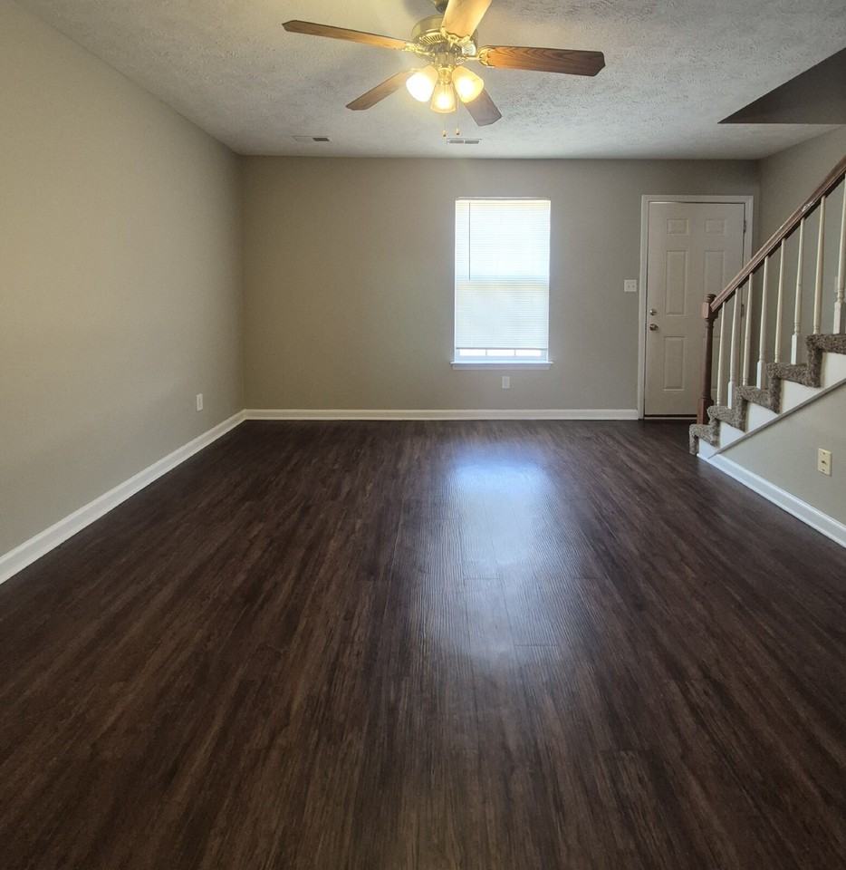 3831 Jockey Dr Apt C - Photo 3 of 22