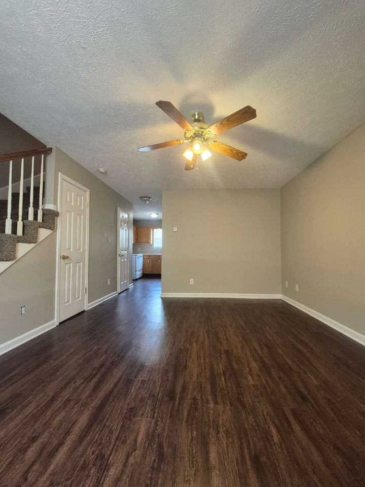 3831 Jockey Dr Apt C - Photo 4 of 22