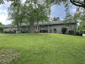 810 Davis Dr - Photo 1 of 1