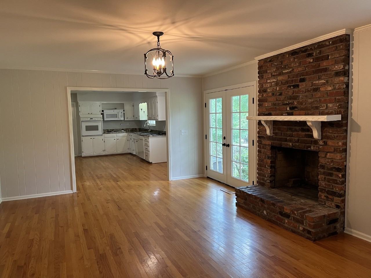 810 Davis Dr - Photo 4 of 37