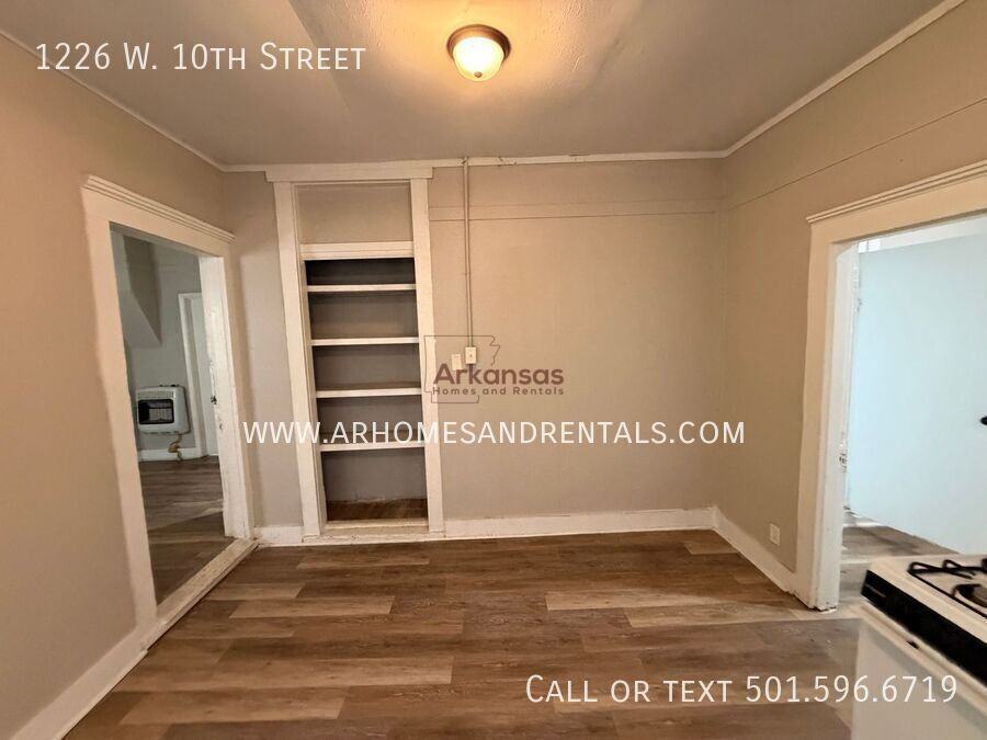 1226 W 10th St - Photo 6 of 11