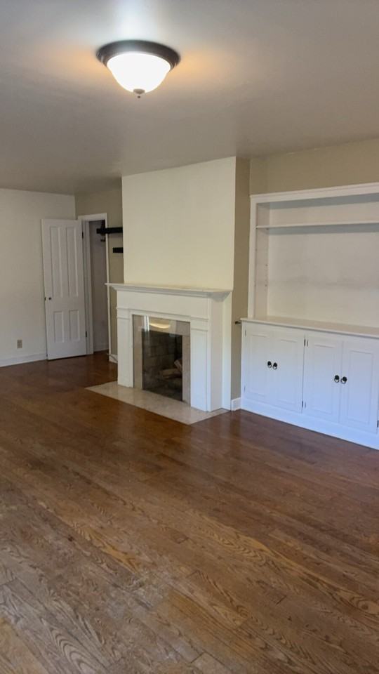 710 Summit Ave - Photo 4 of 15