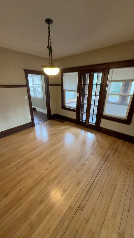 739 Broadway St - Photo 5 of 22
