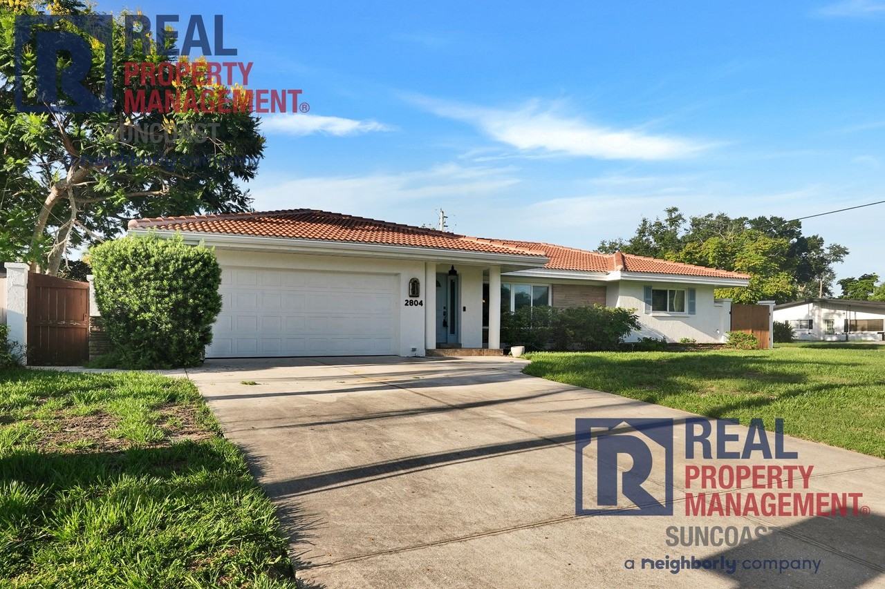 2804 Bougainvillea St - Photo 2 of 38