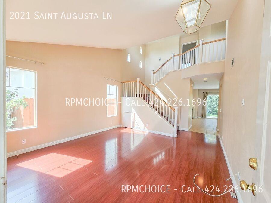 2021 Saint Augusta Ln - Photo 3 of 34