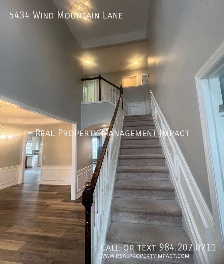 5434 Wind Mountain Ln - Photo 4 of 43