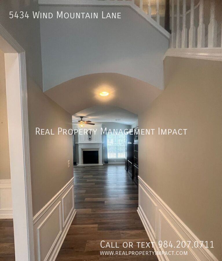 5434 Wind Mountain Ln - Photo 5 of 43
