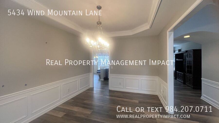 5434 Wind Mountain Ln - Photo 6 of 43