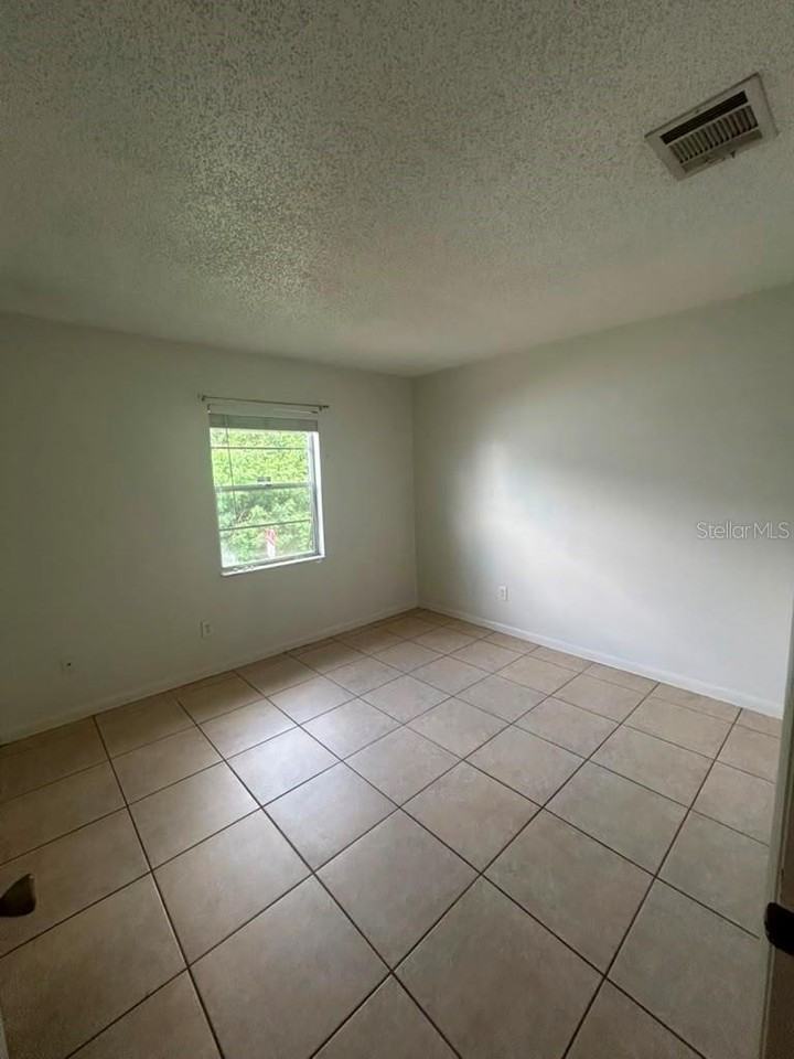 124 E 17th St - Photo 5 of 10