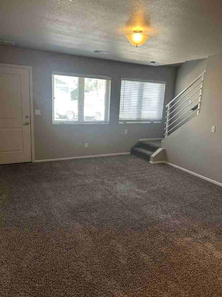 70 W Layton Ave Apt B - Photo 3 of 21