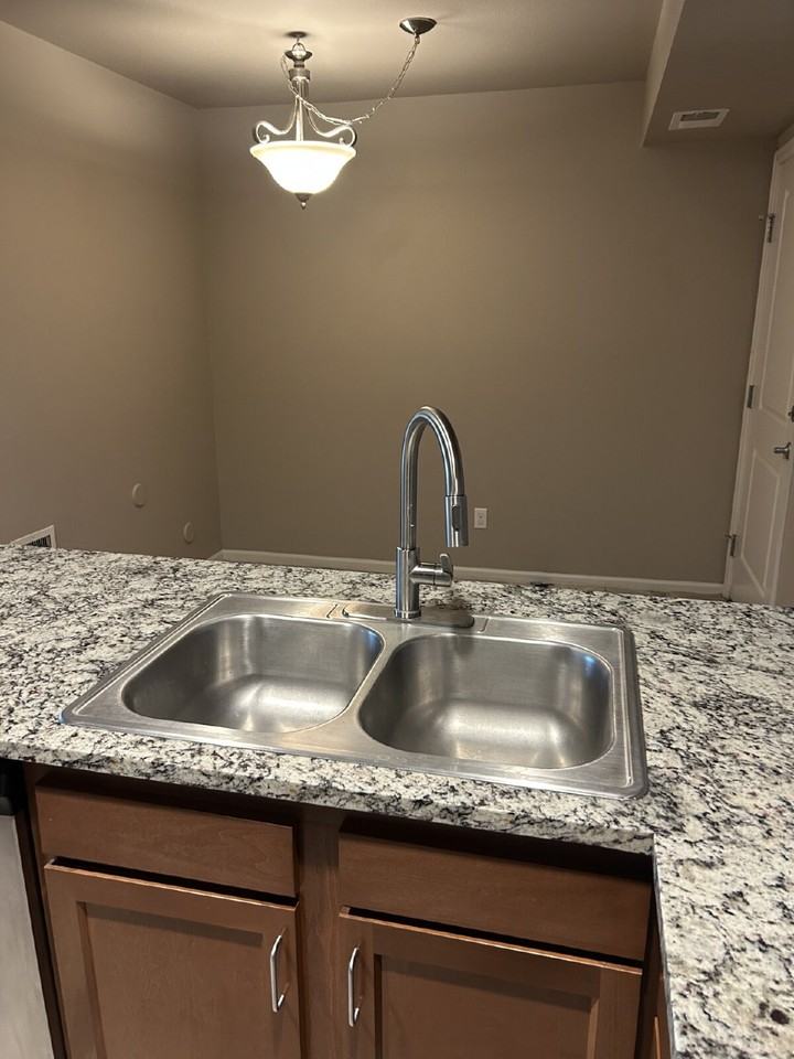 70 W Layton Ave Apt B - Photo 7 of 21