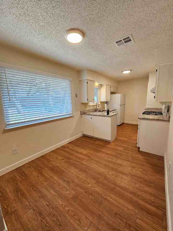 8005 Creekmere Ln - Photo 6 of 22