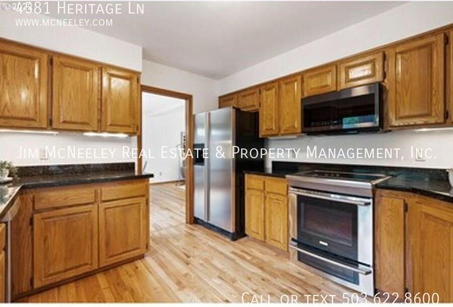 4581 Heritage Ln - Photo 5 of 18