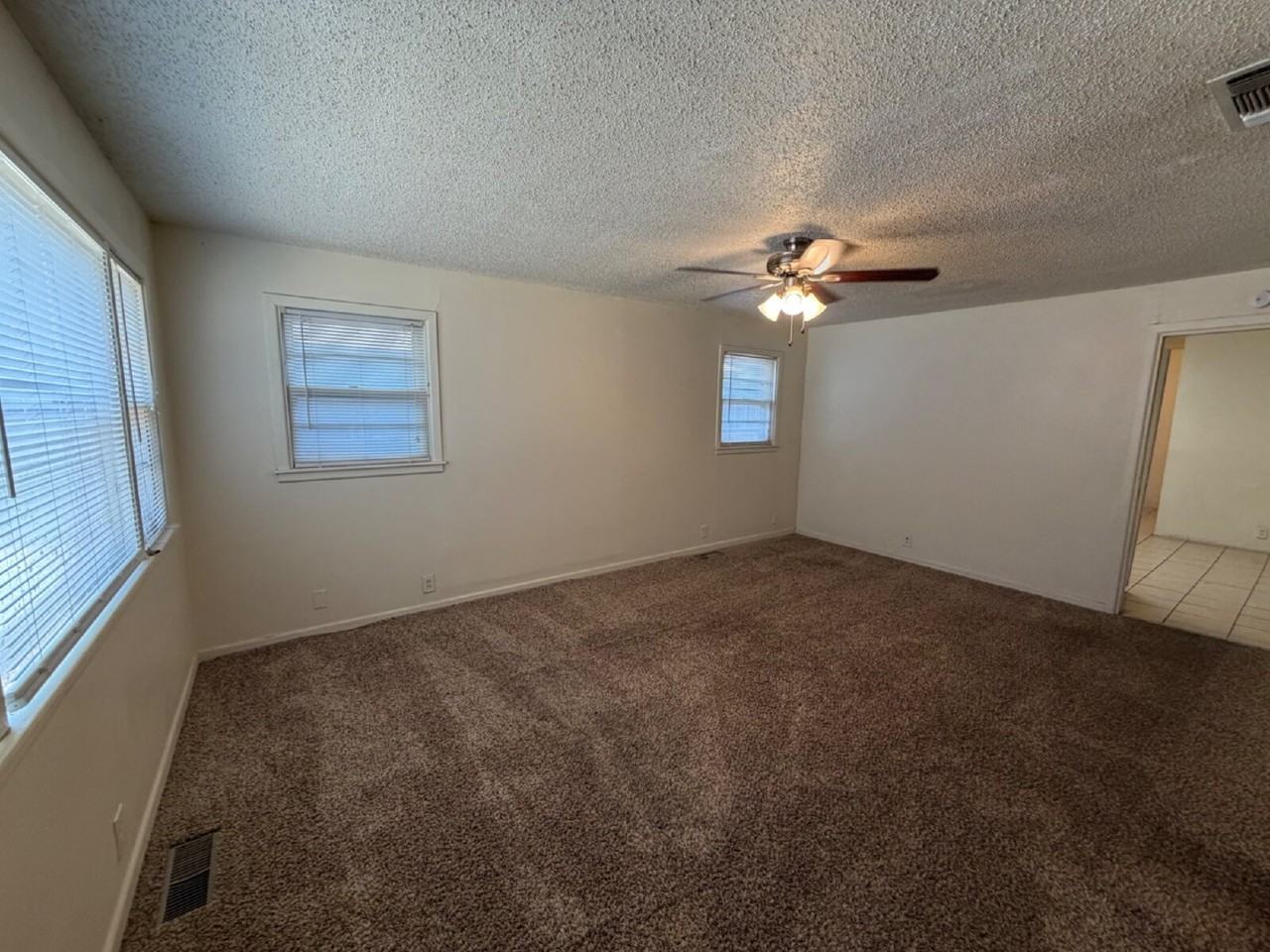 2702 22nd St - Photo 3 of 12