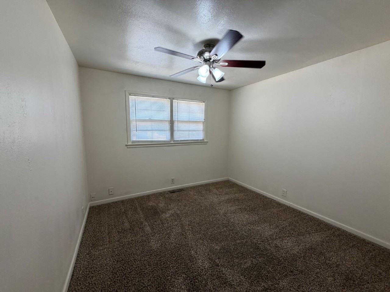 2702 22nd St - Photo 7 of 12