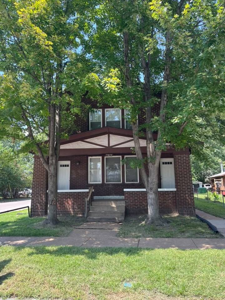 7829 Pennsylvania Ave - Photo 3 of 16